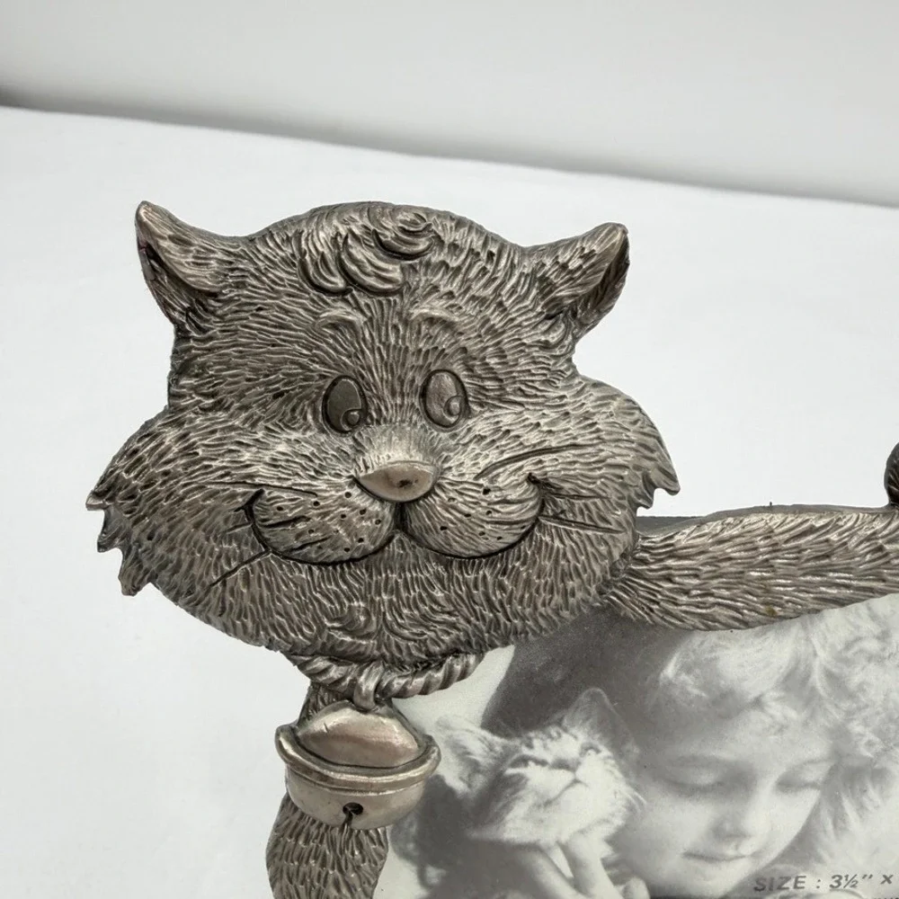 Vintage Cat Picture Frame Silver Pewter Finish Kitten Decor 3.5x2.5 Taiwan NEW